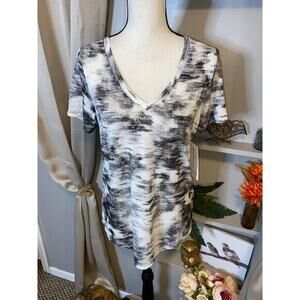 NWT Athleta New $49 size Small White Gray Breezy Scoop V-Neck T-Shirt Tee Shirt
